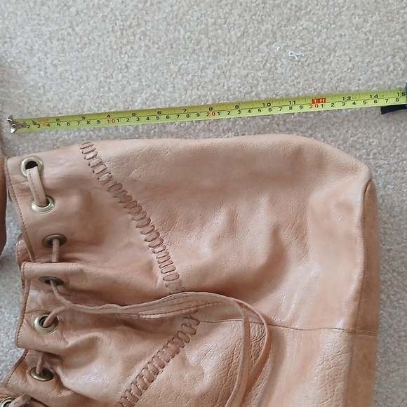 Day & Mood Leather Shoulder Bag - Picture 8 of 9